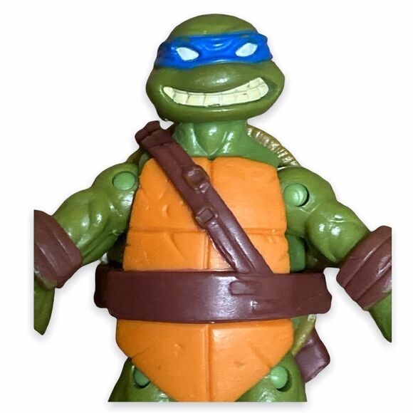 2012 Viacom Teenage Mutant Ninja Turtles Action Figure Leonardo no weapons - Picture 2 of 5